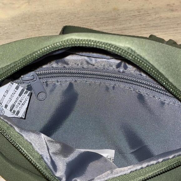 NWT Gaiam Altitude Sage Green Waist Bag Fanny Pack - Picture 5 of 5